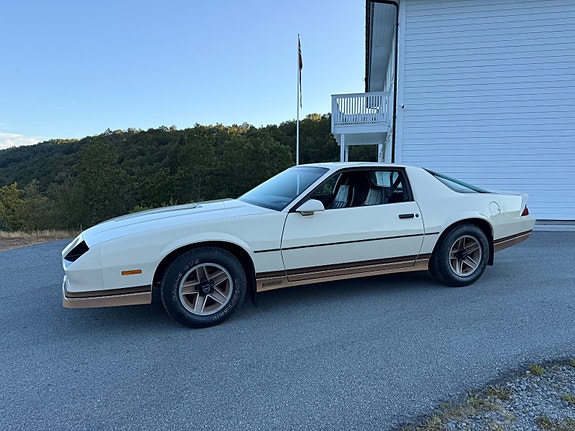 Chevrolet Camaro 5 of 30