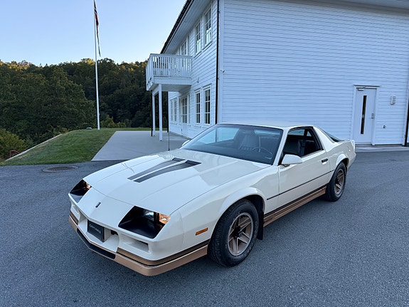 Chevrolet Camaro 2 of 30