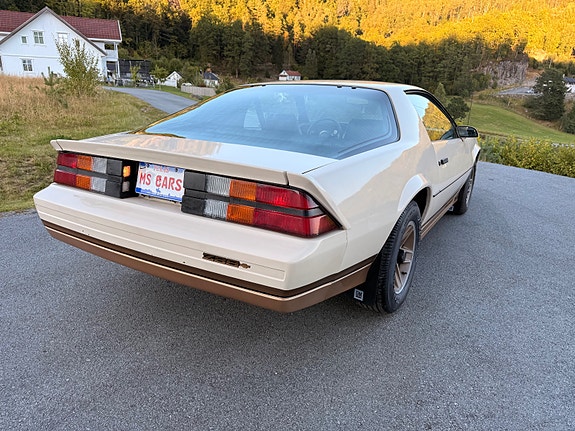Chevrolet Camaro 12 of 30
