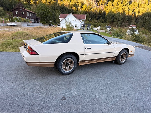 Chevrolet Camaro 15 of 30