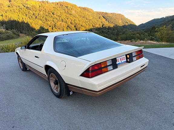 Chevrolet Camaro 9 of 30