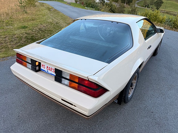 Chevrolet Camaro 13 of 30