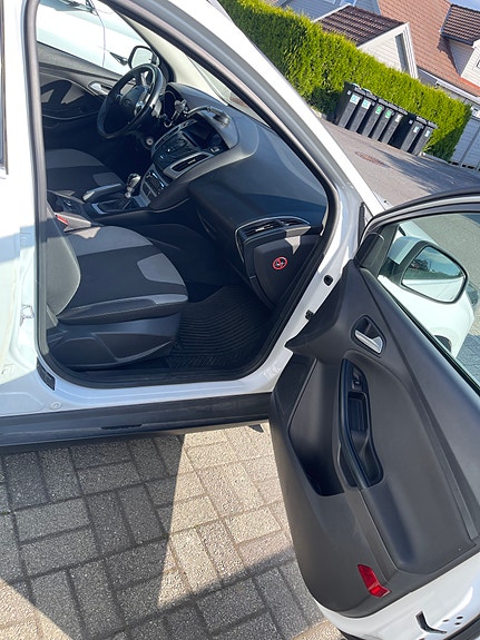 Ford Focus 8 of 18