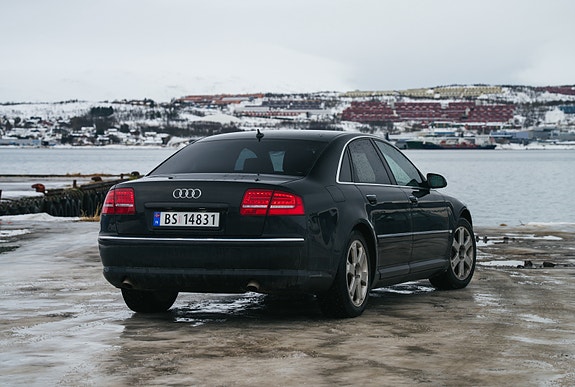 Audi A8 7 of 30