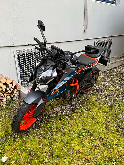 KTM 390 Duke 3 of 7