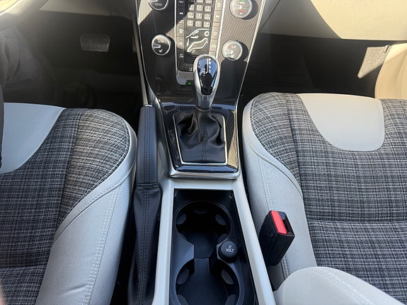 Volvo V40 Cross Country 15 of 27