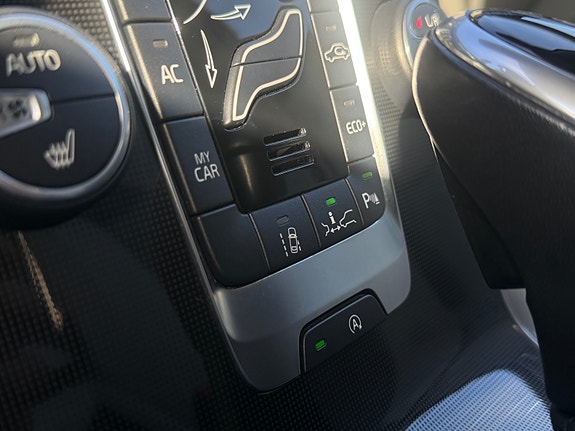 Volvo V40 Cross Country 17 of 27