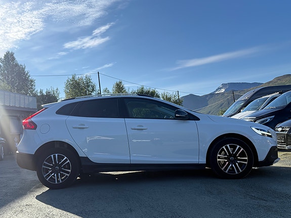 Volvo V40 Cross Country 4 of 27