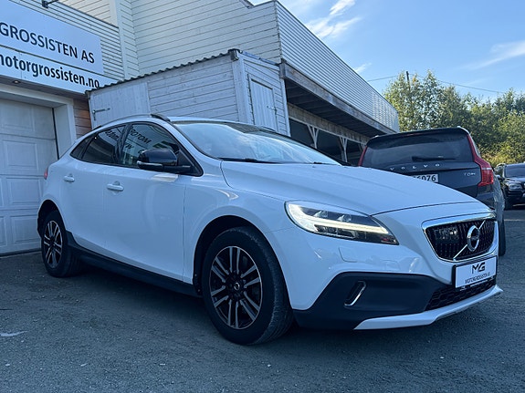 Volvo V40 Cross Country 3 of 27