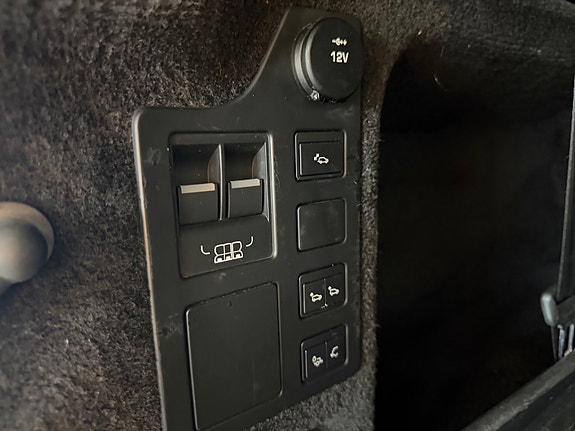 Land Rover Discovery 5 17 of 30