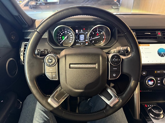 Land Rover Discovery 5 27 of 30