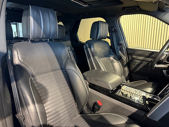 Land Rover Discovery 5 11 of 30