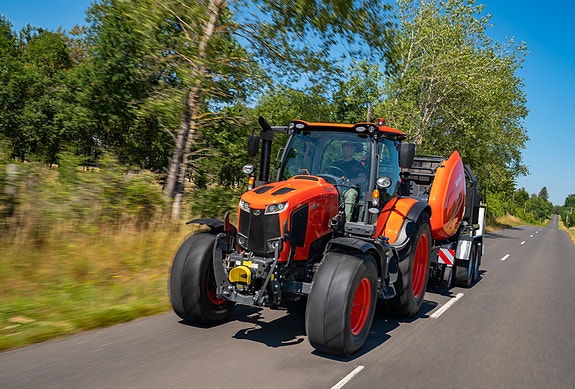 Kubota M6-142 25 of 30