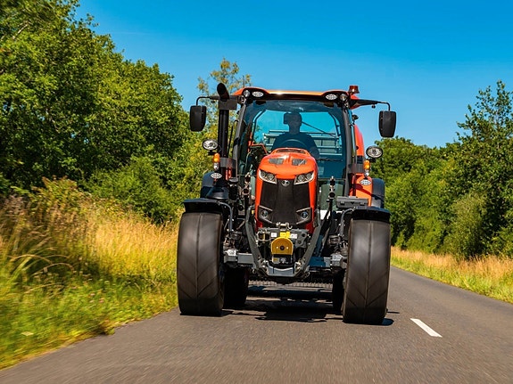 Kubota M6-142 15 of 30