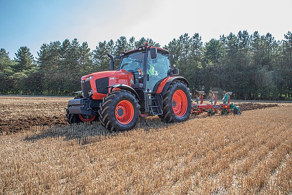 Kubota M6-142 21 of 30