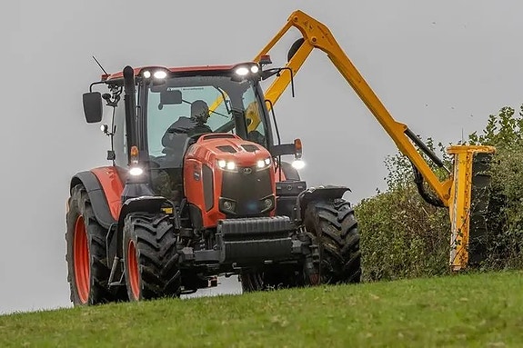 Kubota M6-142 29 of 30