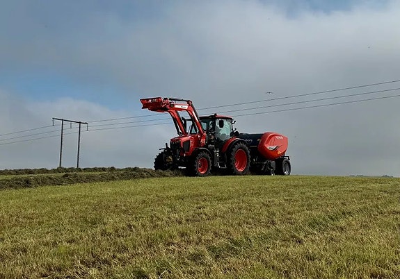 Kubota M6-142 28 of 30