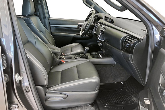 Toyota HiLux 15 of 24