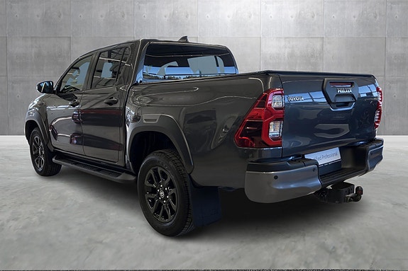 Toyota HiLux 3 of 24