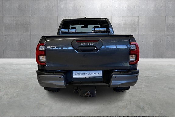 Toyota HiLux 4 of 24