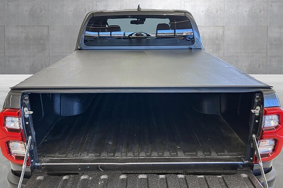 Toyota HiLux 21 of 24