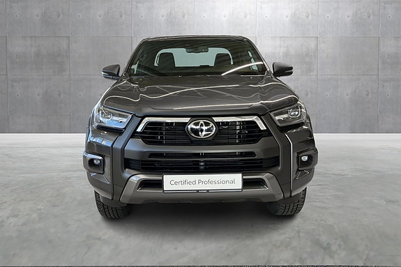 Toyota HiLux 8 of 24