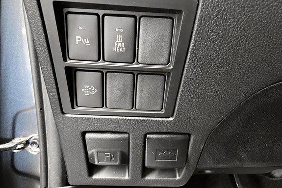 Toyota HiLux 22 of 24