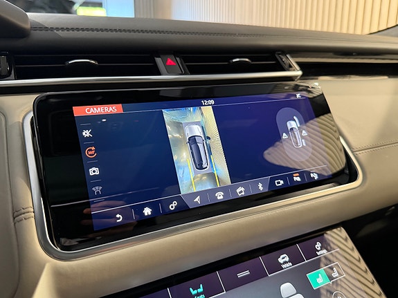 Land Rover Range Rover Velar 28 of 30