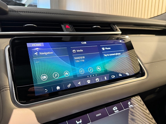 Land Rover Range Rover Velar 19 of 30