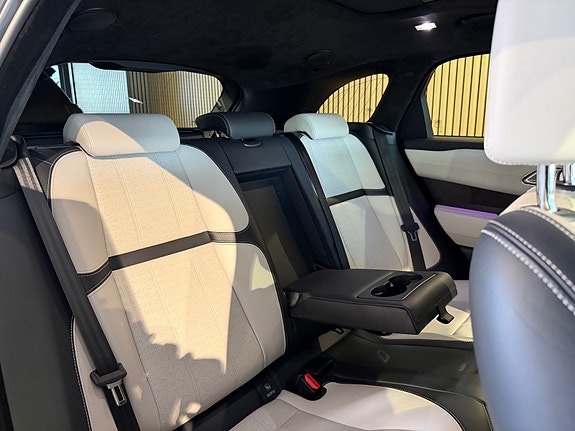 Land Rover Range Rover Velar 10 of 30