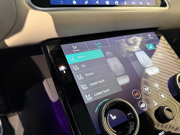 Land Rover Range Rover Velar 26 of 30