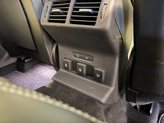 Land Rover Range Rover Velar 11 of 30