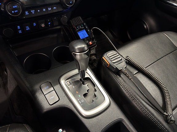 Toyota HiLux 13 of 26