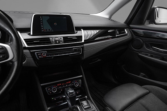 BMW 225xe 11 of 21