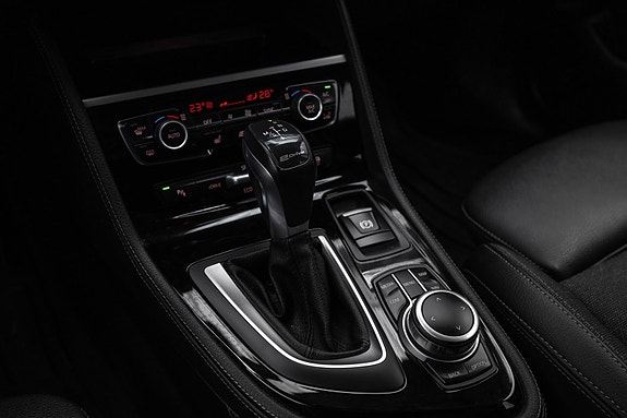 BMW 225xe 13 of 21
