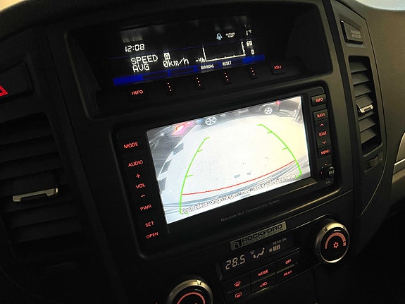 Mitsubishi Pajero 30 of 30