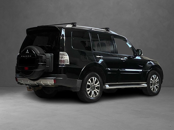 Mitsubishi Pajero 7 of 30