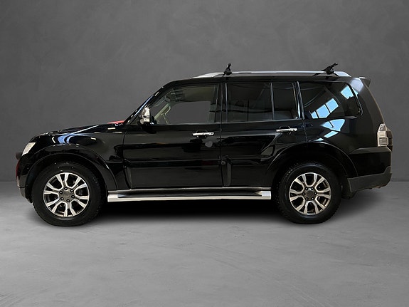 Mitsubishi Pajero 11 of 30
