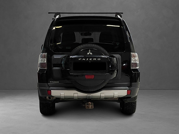 Mitsubishi Pajero 8 of 30