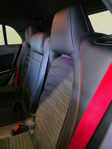 Mercedes-Benz CLA180 10 of 30