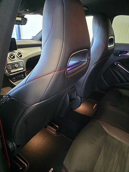 Mercedes-Benz CLA180 9 of 30