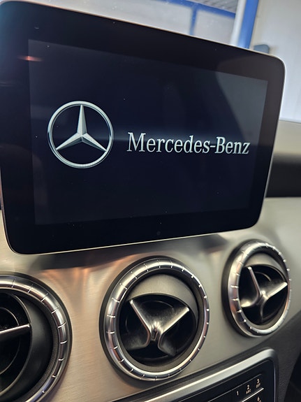 Mercedes-Benz CLA180 18 of 30
