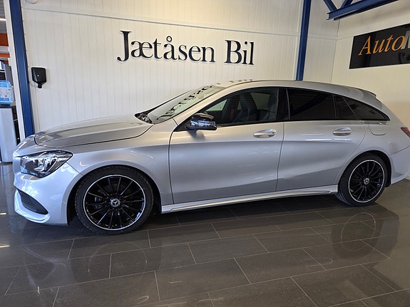 Mercedes-Benz CLA180 2 of 30