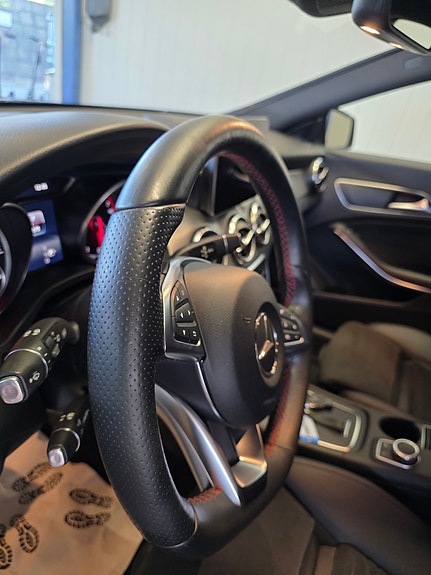 Mercedes-Benz CLA180 13 of 30