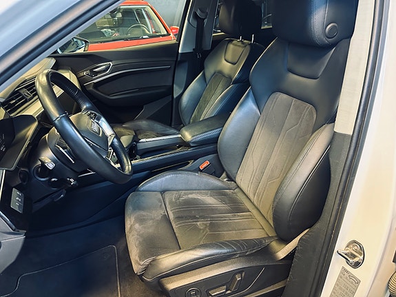 Audi e-tron 17 of 30