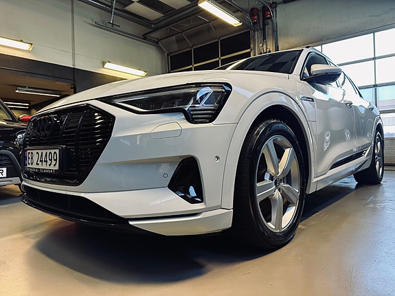 Audi e-tron 2 of 30