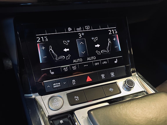 Audi e-tron 29 of 30