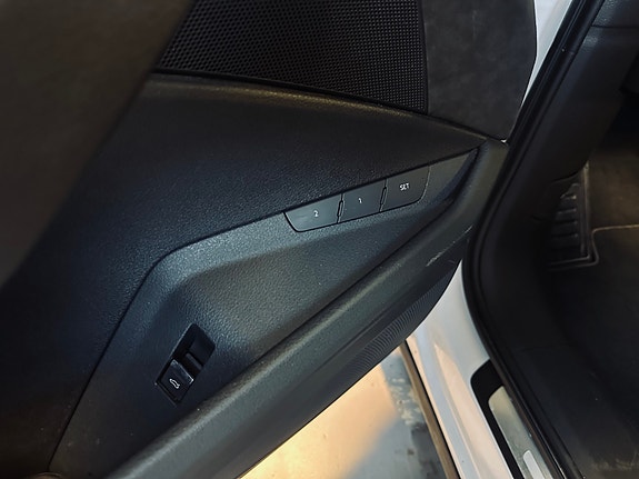 Audi e-tron 22 of 30
