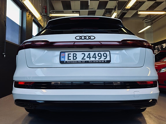 Audi e-tron 10 of 30