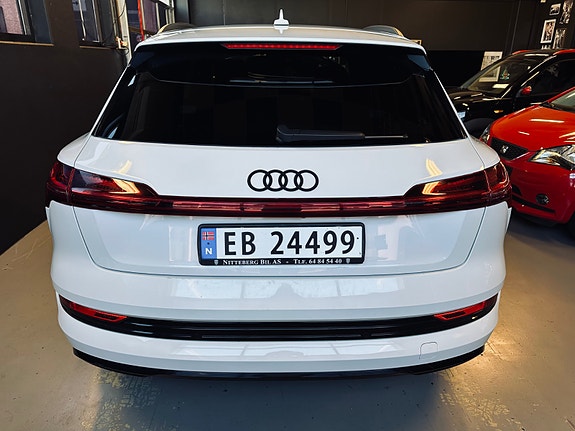 Audi e-tron 9 of 30